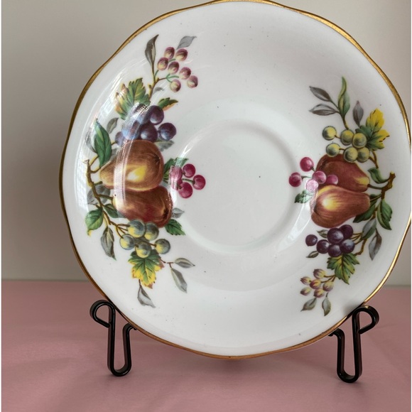 EUC Vtg Queen Anne Bone China Teacup and Saucer in a Fruit Themed Pattern - Picture 5 of 8